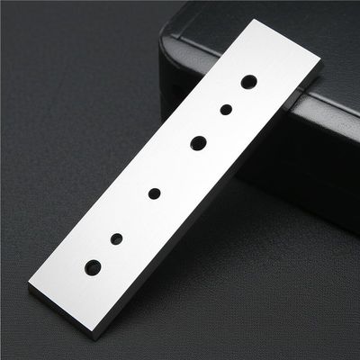 Persoonlijke gecementiseerde wolfraamcarbide legering Drie-gat chemische vezelslijter lemmet Stoffenfilm snijmachine industriële mes