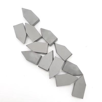 Op maat gemaakte, slijtvaste, met wolfraamcarbide gesoldeerde tips met YG6 YG6X YG8 legering voor gereedschapsfabricage