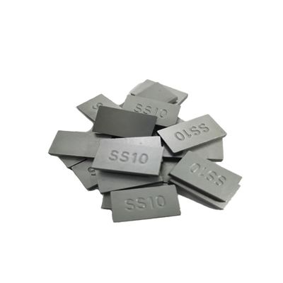 Gepersonaliseerde grootte Hoge slijtvastheid YG8 legering wolfraamcarbide gebreid tips voor steensnijlem