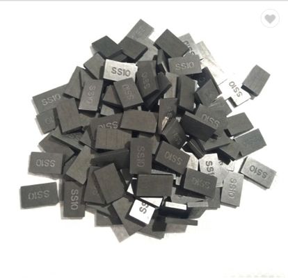 Aangepaste met hardmetaal gesoldeerde punten van wolfraamcarbide met hardheid YG8, compressieweerstand en vierkante vorm voor het snijden van steen